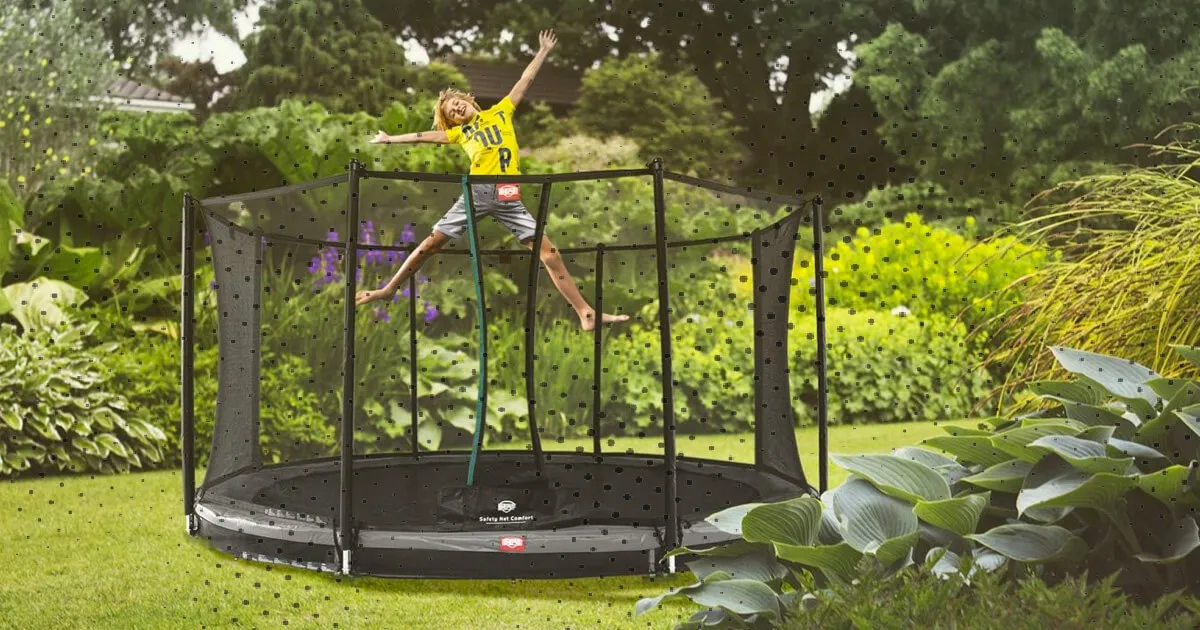 trampoline in tuin 