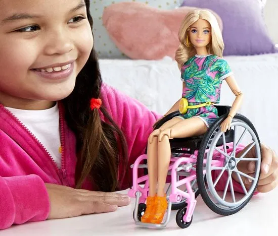 Vergelijk prijzen van Barbie Fashionista Rolstoel - Modepop!"