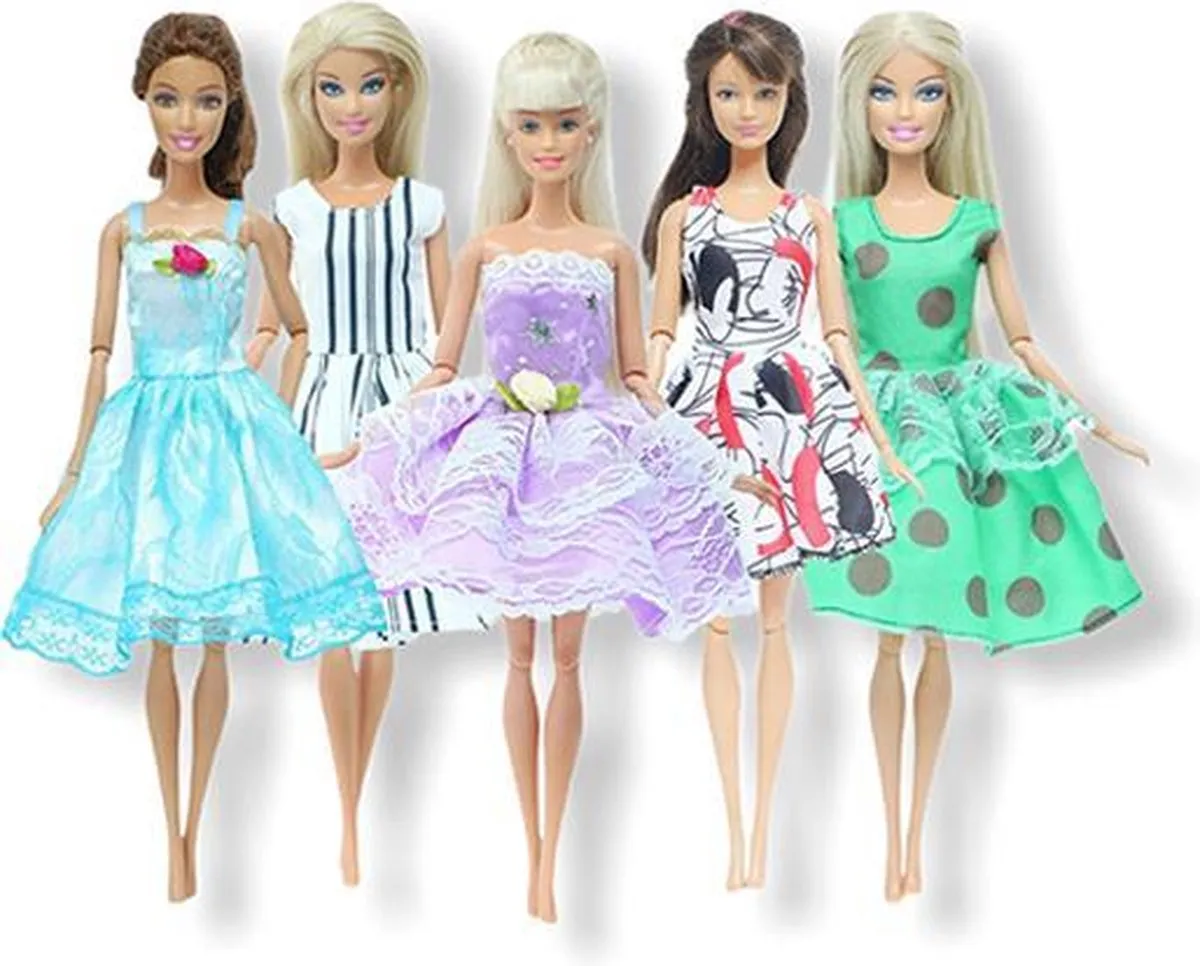 Poppenkleertjes Isa's friends - 5 Outfits voor poppen -  Geschikt voor o.a Barbie - Setje 'Cindy' speelgoed