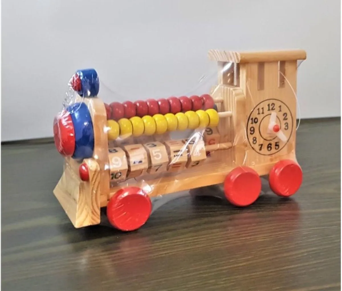 Speelgoedlocomotief HOUT. Stoer en Educatief Gemaakt van afvalhout. speelgoed